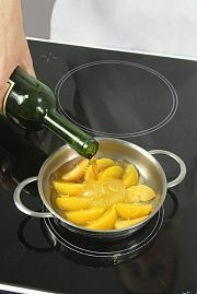 Приготовление блюда по рецепту - Запеканка персиково — творожная. Шаг 1